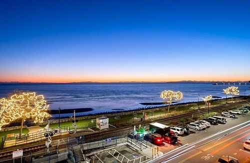 White Rock Hotel | Ocean Promenade Hotel