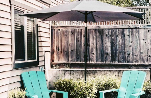 Comox House | On TheRock BnB ~ Modern Suite