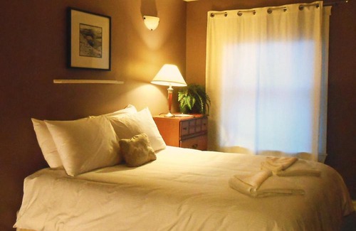 Regional District of Nanaimo Hostel | Painted Turtle Guesthouse