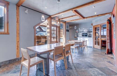 Town Centre Apartment | Pantbox Lodge · Paintbox Lodge~Sleeps 21~