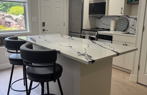 West Kelowna Estates House | PEAK POINT - Beautiful One Day & Perfect the Next!