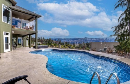 West Kelowna Estates House | Perfect for Large Groups, Stunning views, theatre room, swimming pool, hot tub.