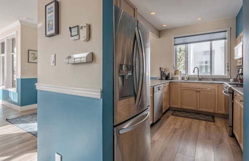 Silver Star Mountain House | Perfect Vacation Home for your Entire Family w/Private Hot Tub & Pet Friendly!