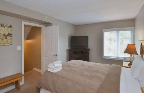 The Blue Mountains Condo | Pet friendly, ground floor condo, steps to the Village