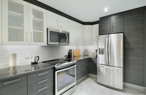 North End Apartment | Point North Suites