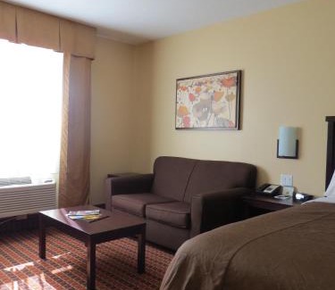 Stoughton Hotel | Poplar Tree Inn