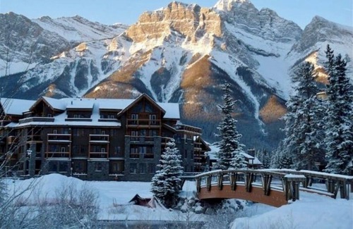 Canmore Condo | Premium penthouse in the heart of the Canadian Rockies! Walk to busy downtown.