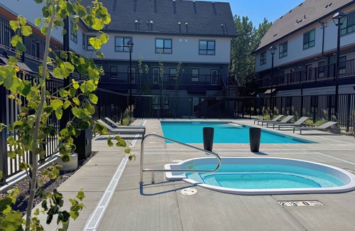 Canmore Condo | 🦉*Prime Location* Cozy Canmore Studio🦉