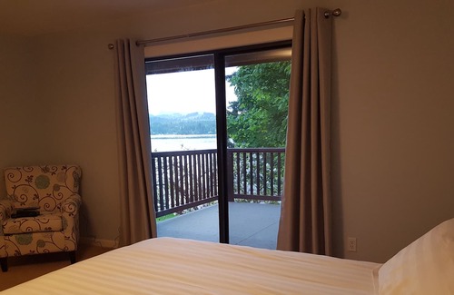 Port Alberni House | Pristine Waterfront - Private Luxury