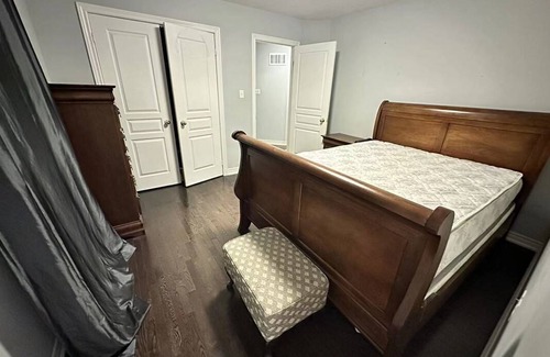 York Regional Municipality Resort | Private room ∙ 2 guests