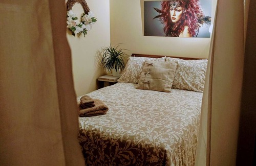 Aylmer Resort | Private room ∙ 1 guest