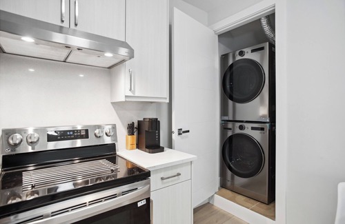 Central Lonsdale House | Private 1BR Suite, New Build, 2 Guests, No Smoking