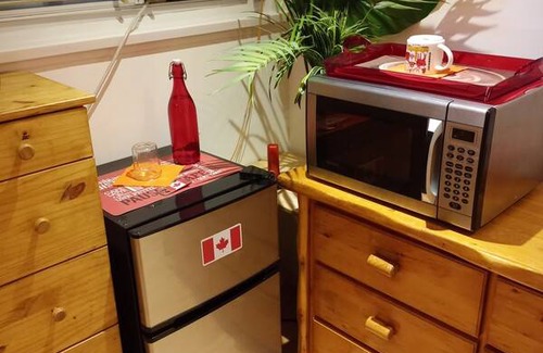 Sainte-Foy-Sillery-Cap-Rouge Resort | Private room ∙ 1 guest