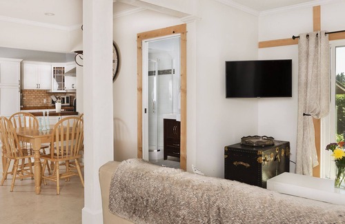Victoria House | Private Country Setting/Wifi/High Cleaning Standards/Self Check-In/Out