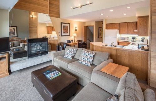 Whistler Village Condo | Private Hot Tub! Spacious condo view of mountains | full kitchen, free parking
