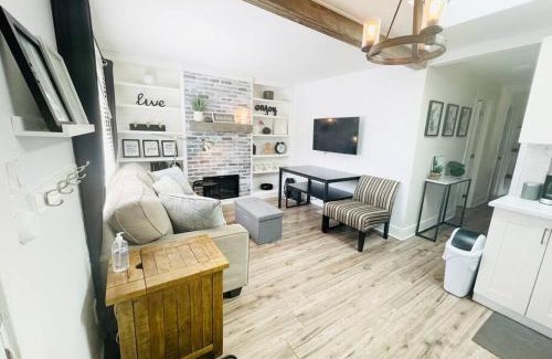 Niagara Falls House | Private House Fenced Yard-Walk Distance To Falls