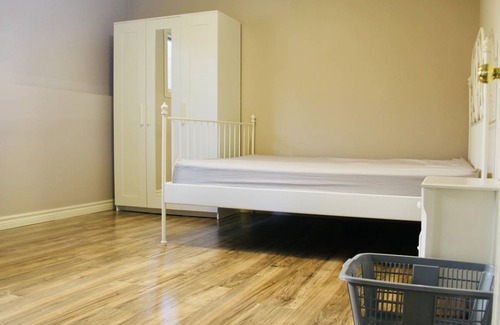 St. Catharines Resort | Private room ∙ 1 guest
