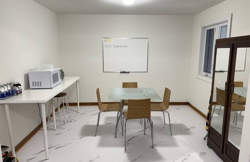 Oakridge Resort | Private room ∙ 1 guest