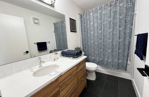 Airdrie Resort | Private room ∙ 1 guest