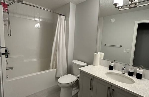 Calgary Resort | Private room ∙ 1 guest