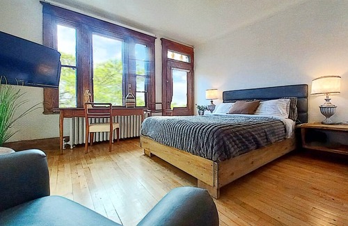 De Lorimier Resort | Private room ∙ 2 guests