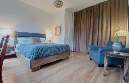 De Lorimier Resort | Private room ∙ 2 guests