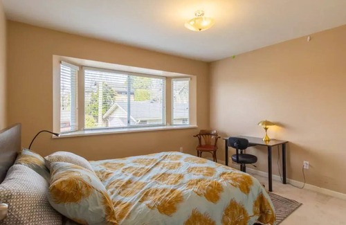 Shaughnessy House | Private Room C & Shared Bath