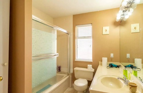 Shaughnessy House | Private Room C & Shared Bath