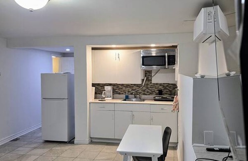 Halifax Resort | Private room ∙ 3 guests
