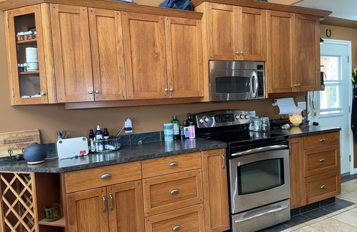 Division No. 11 House | Private Secluded House and yard on Beautiful 1/4 section - Pet Friendly