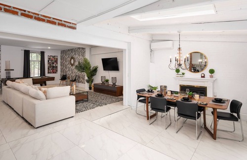 Gay Village House | Private TownHouse/Jaccuzzi Pool table &2 terrasses