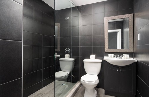 Gay Village House | Private TownHouse/Jaccuzzi Pool table &2 terrasses