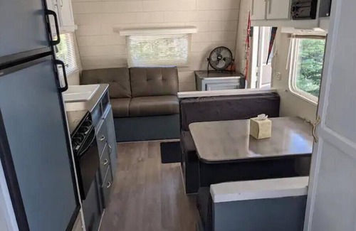 Kearney Cabin | Private waterfront bunkie cabin + RV trailer