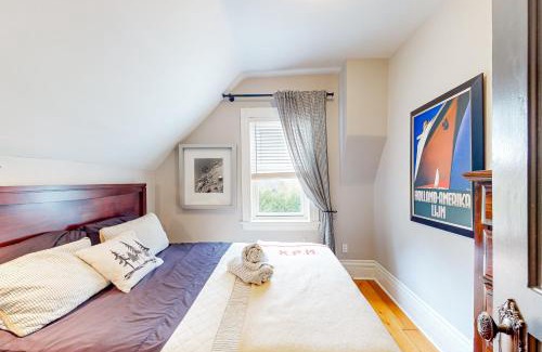 The Blue Mountains Apartment | Pura Via | Bed and Breakfast