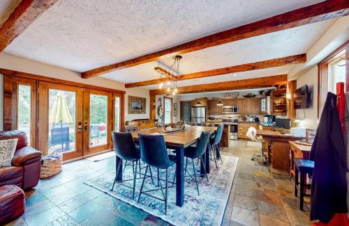 The Blue Mountains Apartment | Pura Via: Southern Charm - Suite B