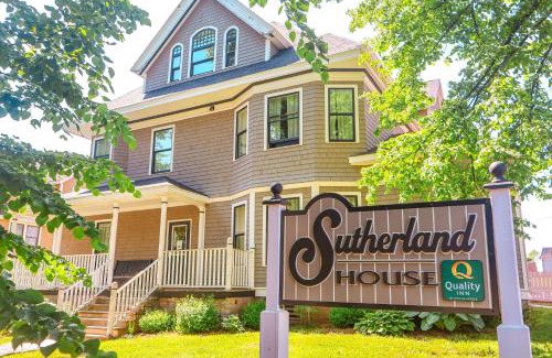 Queens Square Hotel | Quality Inn & Suites Downtown