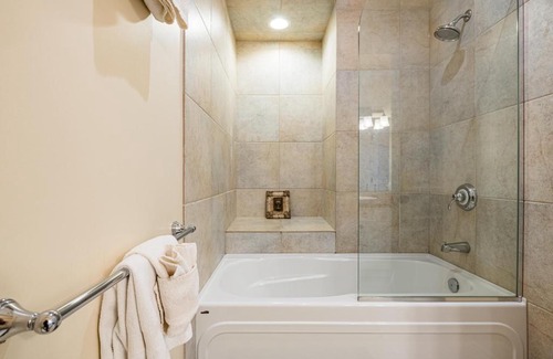 Silver Star Mountain House | Queen of The Knoll