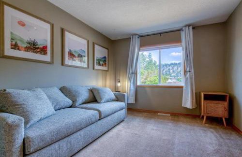 East Kootenay House | Radium 5br Home Ping Pong, Foosball, & Gazebo