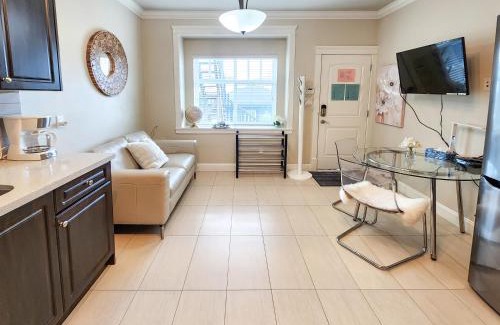 East Side House | Rare Find Exquisitely New Quiet & Safe Skytrain Home