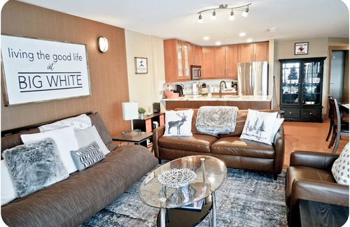 Big White Ski Resort Condo | Raven’s Reach Chalet - Ski-in with private hot tub