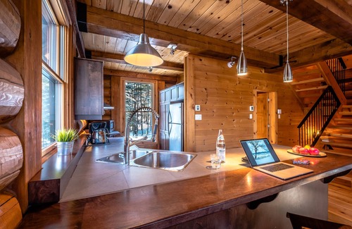 Lac Superieur Village Cabin | RCNT Chalets