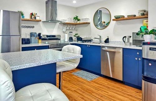 Williams Lake House | Renovated Suite in WL, 5 Min to Downtown, All New Appliances, Self Check-In