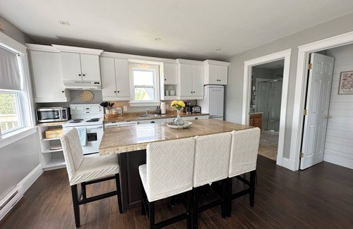 Oyster Bed House | River Front Property With Water View, Minutes To Brackley, & Screened In Dining