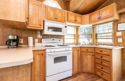 Regional District of Nanaimo Cabin | Riverbend Cottages & RV Resort