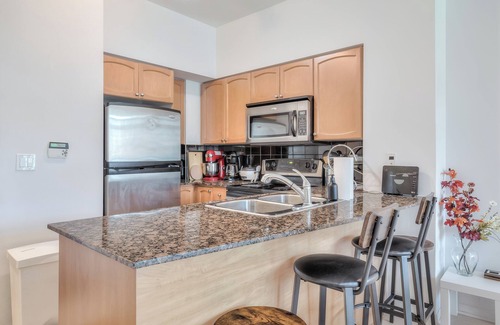 CityPlace Apartment | Rivetstays - The Harbour View