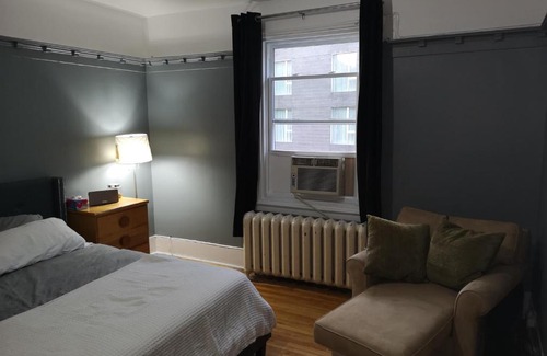 Quartier des Spectacles House | Room with King Bed in Shared 3 Bedroom Downtown
