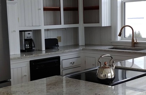 Lunenburg County House | Sanctuary Oceanview Getaway