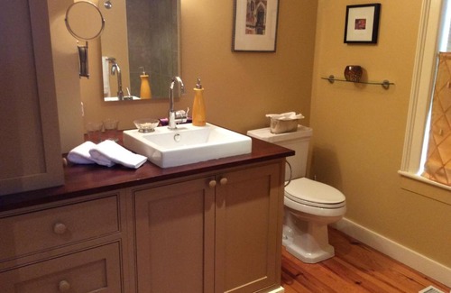 Old Town Historic District Bed & Breakfast | Scarlet Tunic Bed and Breakfast