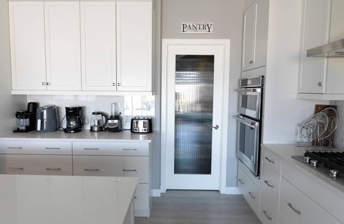Cochrane House | Scenic Cochrane Family Home