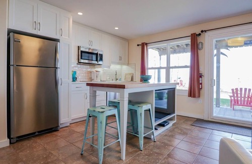 Stratford Apartment | Scenic "Harbour View House" Beautiful Waterfront, Overlooking Charlottetown.